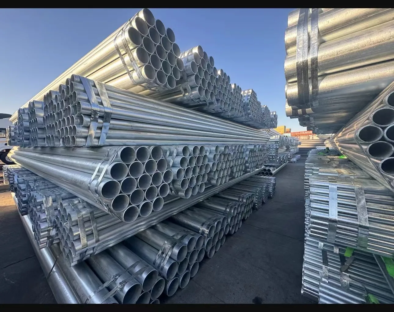 Galvanized steel pipes